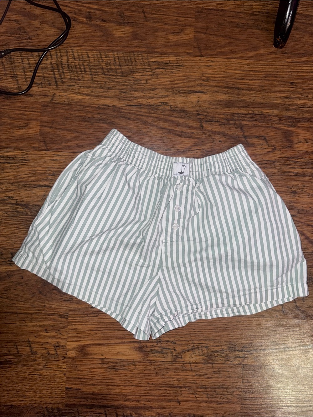 Striped Sage & White Women's Pocket Shorts with Elastic Waist 19.3.B2